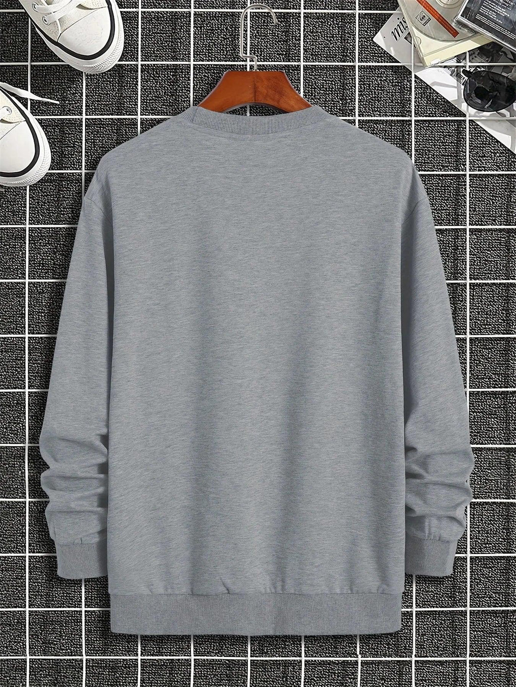 Men's autumn and winter fashionable casual loose cool bear cartoon graphic print fleece long sleeved round neck sweatshirt - cankarfashion